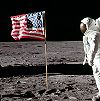 Buzz Aldrin saluant le drapeau, Photo prise quelques secondes après, le drapeau n'a pas changé de position.